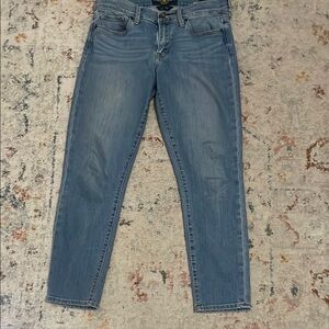 Lucky Brand mid rise sweet straight denim jeans